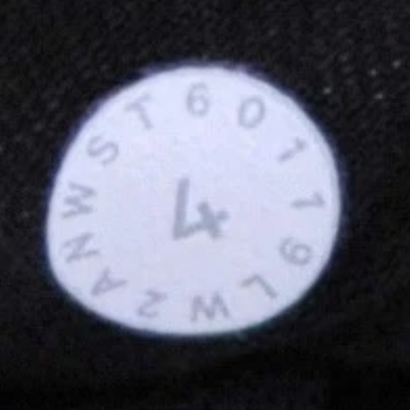 Lululemon Energy Bra Sz 4 B C Colour Splash Multi - Picture 5 of 5